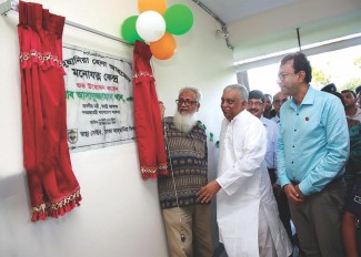 Inaugurates specialized substance use and mental disorders hospital