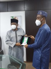 ISSUP Nigeria Capitolo Presidente con l'Onorevole Ministro della Salute